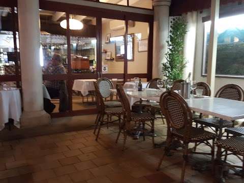 Photo: LaVida Bar and Restaurant